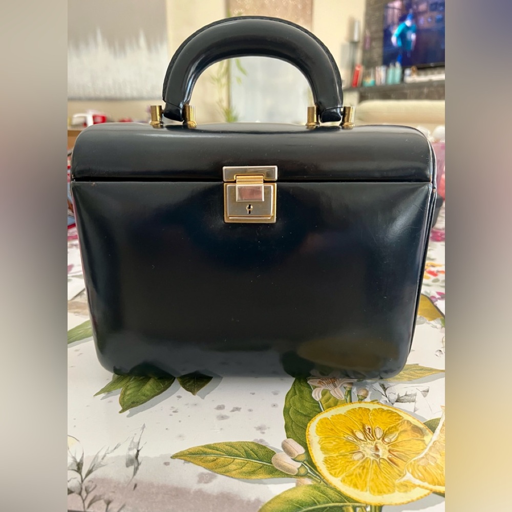 AREITIO Antique Navy Leather Purse (Tano of Madrid Forerunner) Early 1960s.
